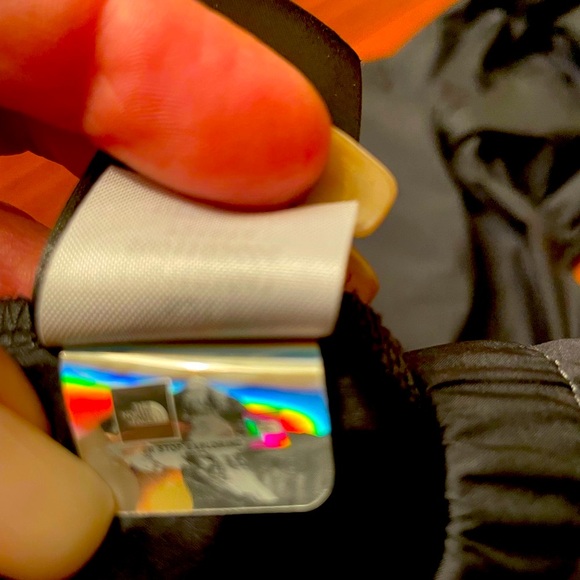 Boys North Face pullover jacket. - Picture 6 of 7